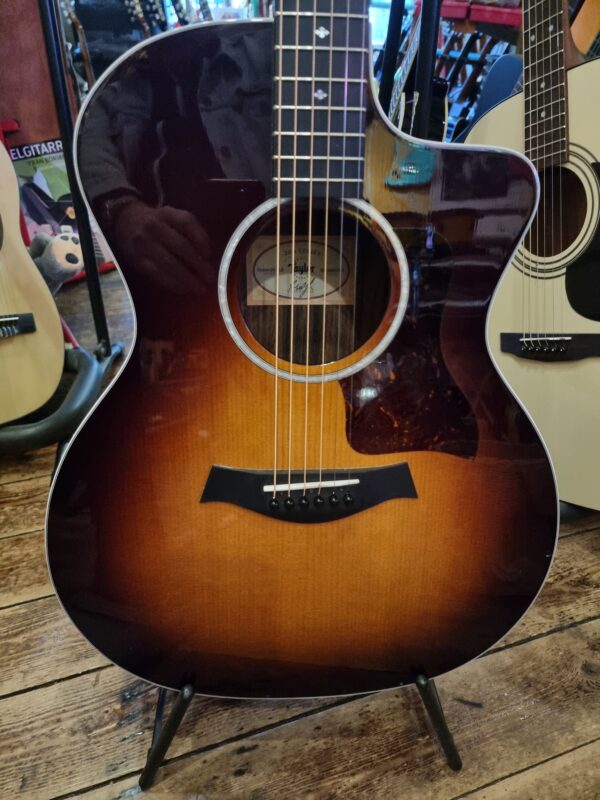 Taylor 214ce-SB DLX, Gold Hardware,Grand Auditorium  beg.pris diskuteras