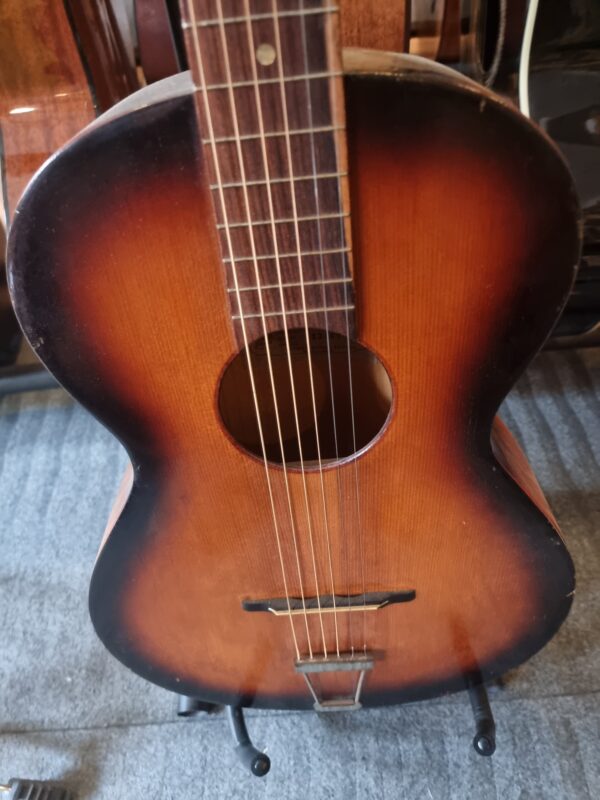 Framus modell SH-50 Serial NO 13467 Tyskbyggd i Markneukirchen, troligen från 60talet