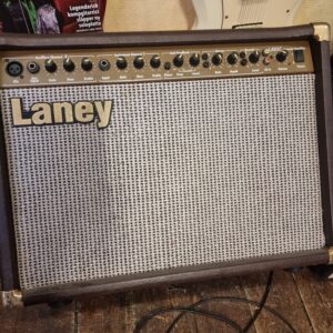Laney LA65CTvå kanaler: Mikrofon (XLR) och instrument (tele) för t.e.x. sång och gitarr. AUX-ingång för externa ljudkällor, RCA-ingång, hörlursutgång