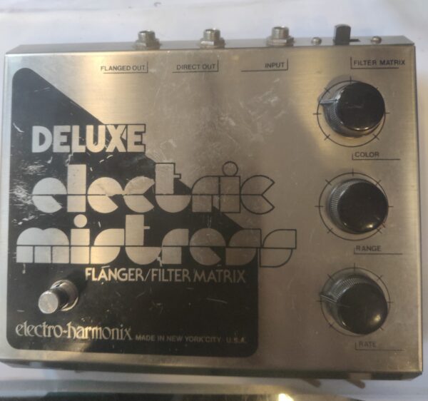 Elecrto-Harmonix Deluxe Electric Mistress Flanger/Filter Matrix Beg made in NEW YORK CITY  David Gilmour i PinkFloyd och Police använde pedalen,,funkar perfekt, adaptor saknas SÅLD